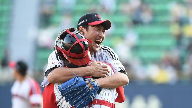 [단독] '롸켓' 이동현 해설위원, 7년 만에 친정 LG 복귀…2군 코치로 지도자 생활 시작