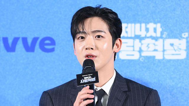 100만 인플루언서 된 김요한 