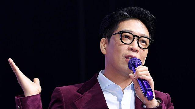 하루에 입장문 3번..MC몽, '히틀러 초상화'가 쏘아올린 공 