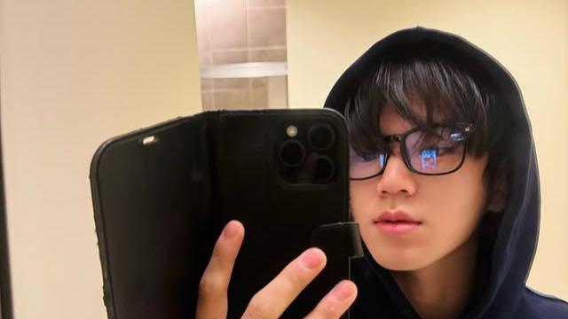 윤후, 이 케이스 실화야? 팬들 “아저씨 같아요” 폭소