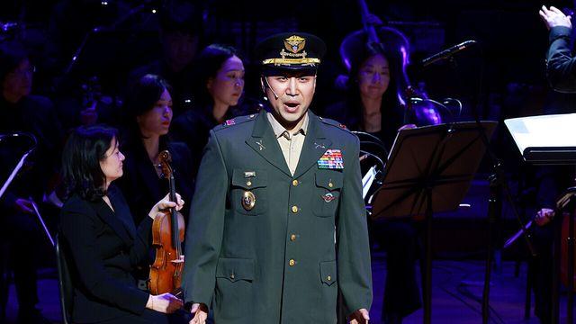 [NC포토] 맥아더의 귀환…바리톤 유명헌, 진중한 목소리