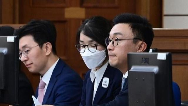 김건희 측 “기억 온전치 않아, 혼자 중얼거리기도”···‘건강 악화’ 호소하며 보석 요청