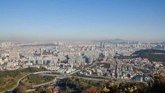 인천 가볼 만한 곳, 가을 숲의 고요와 바다의 시원함이 공존하는 길