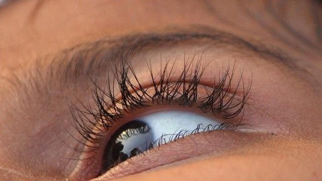 “가을철 눈이 뻑뻑하다면?”…환절기 안구건조증 예방법