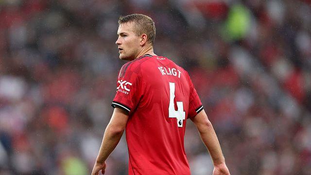 “맨유 최고 수비수!” 극찬받은 더 리흐트→“어려웠던 PL 적응, 완벽하진 않지만 더 성장할 것”