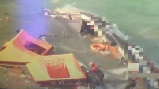 바다에 빠진 선원 방관해 3명 숨지게 한 선장…징역 2년