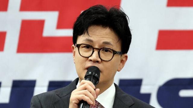 [속보] 한동훈 “정성호·조국·추미애, 공개 토론하자...언제든 김어준 방송이든 좋아”