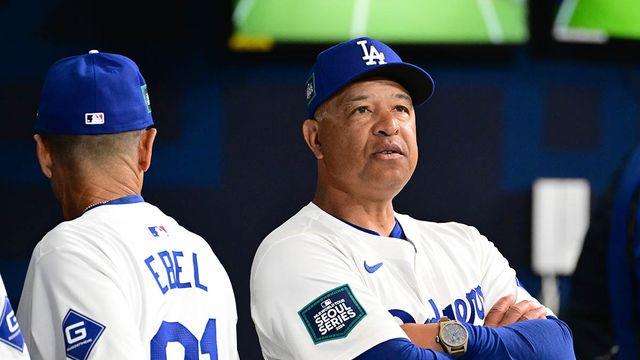 '선수빨이라는 건가' 우승 감독이 '0표' 굴욕이라니…로버츠, WS 2연패에도 '올해의 감독상' 또 외면 받았다