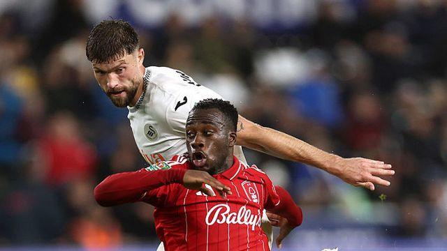 억지 부리다가 오현규 놓치니 답 없다...공격수 부족에 ‘0골 0도움’ 노리는 슈투트가르트