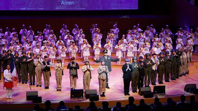 [NC포토] 인천상륙작전 메들리 선보이는 극동방송 어린이합창단