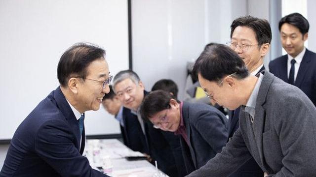 김윤덕 국토장관, LH개혁위 주재 