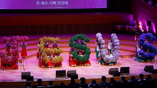 [NC포토] 극동방송어린이합창단, 박수 갈채 부르는 무대