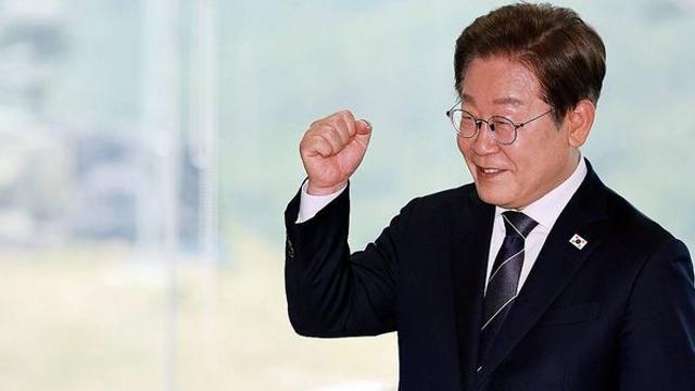 이 대통령 “수능은 결코 인생의 전부 아냐…행운 함께하길” (전문)