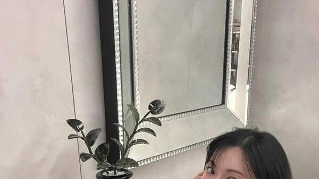 김소연 사랑스러운 모습…여전한 미모