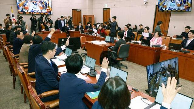 법사위 '대장동 항소포기' 공방 …與 