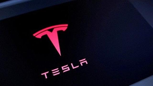 테슬라 10월 중국 판매량 뚝…