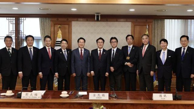 김민석 국무총리, 한·일시장지사회의 대표단 접견
