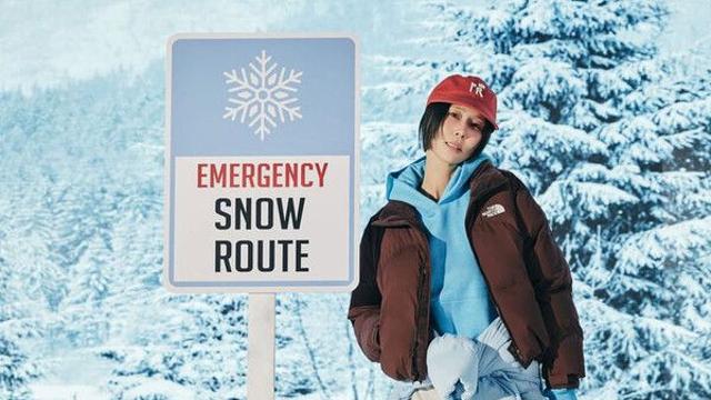 재혼 김나영 겨울 분위기 물씬…모델 포스 깜짝