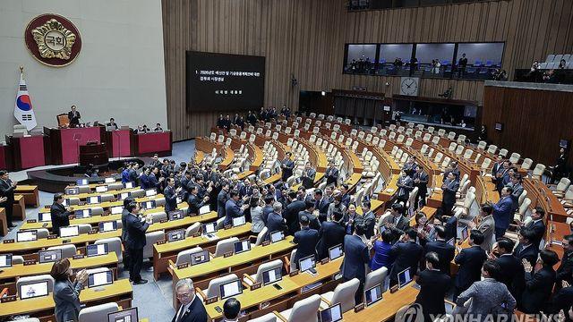 국회, 비쟁점법안 50여개 본회의 처리…추경호 체포동의안 보고