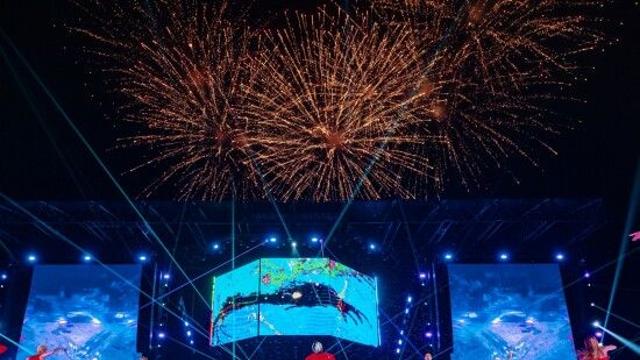 지드래곤 월드투어, 하노이 오션시티 10만 관객 열광