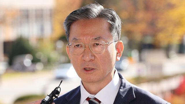 정성호 “항소 포기 지시한 사실 없다…대통령실과 논의 자체 안 해”