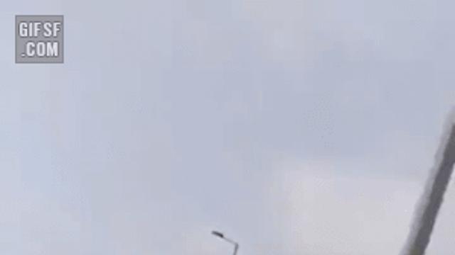 너도 나도 몰랐던 가로등 전구 교체 방법.