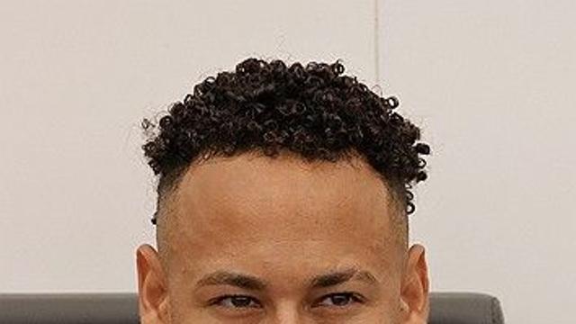 이강인 챙겨줬던 네이마르, 이렇게 무시당하고 산다…