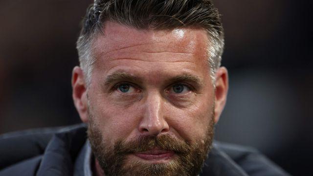 황희찬 韓 온 사이 새 스승 생겼다…’11G 2무 9패’ 울버햄프턴, 소방수로 에드워즈 감독 선임