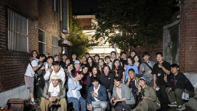 덱스·윤성빈 한일 합작 영화 '유령의 집' 크랭크업...내년 하반기 개봉