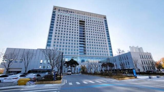 '코인업자 뇌물 혐의' 현직 경찰서장 등 구속…法 