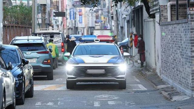 “아이가 수험표와 도시락을...” 수능 아침 곳곳서 '비상 상황', 경찰차 출동