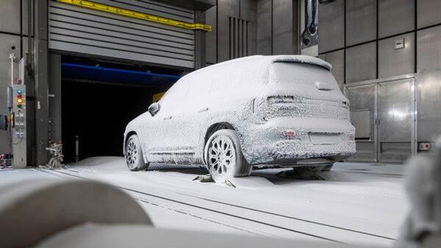 메르세데스-벤츠, 신형 GLB –40°C의 혹한 속에서도 ‘웰컴 홈’