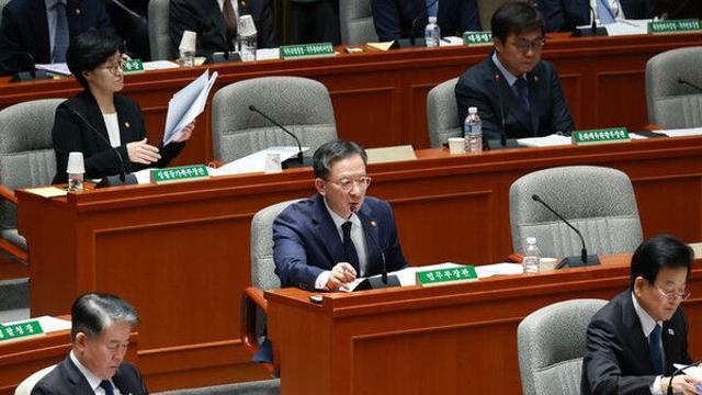 예결위서 '항소 포기' 공방 이어져…與 