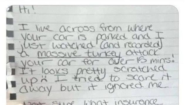 엄청 긁힌 차에 남겨진 쪽지