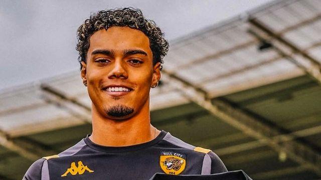 ‘와’ 친아빠가 호나우지뉴? 그런데 “나는 나고, 아버지는 아버지…압박 느끼지 않아”