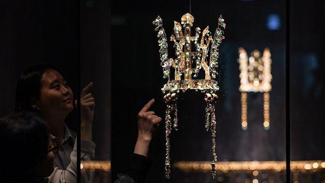 '오픈런' 이어가던 신라 금관 특별전, 내년 2월 22일까지 연장