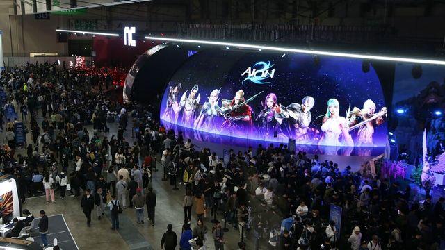 [지스타 핫픽] 엔씨, '초대형 파노라마 돔' 상영관으로 관람객 매료