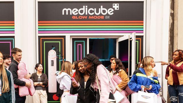 에이피알 뉴욕 팝업매장에 켄달 제너 등 1만2천명 찾아