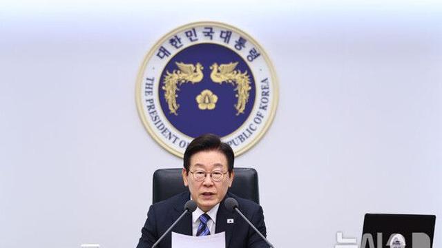 '전태일 55주기' 이 대통령 