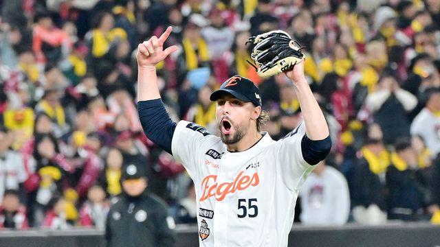 '한화 원투펀치 해체라니' 폰세와 결별 유력한데, 와이스까지 간다고?…아내는 