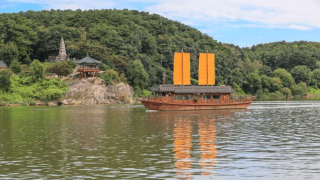 여주에서의 가을 여행, 한강의 물결과 빵 내음 가득한 풍경