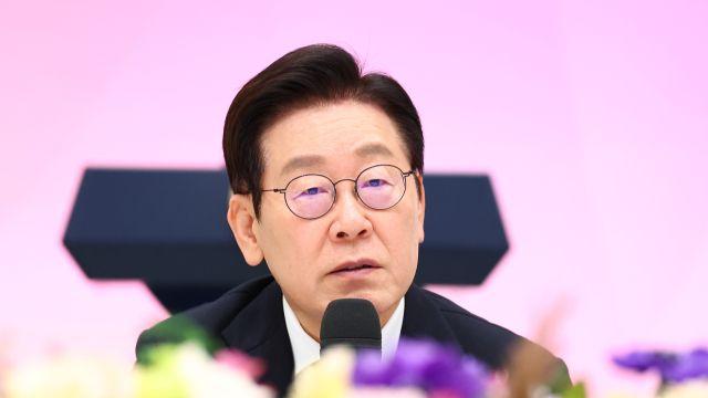 [속보] 李대통령 지지율 61%…직전 조사 대비 5%p 상승 [NBS]