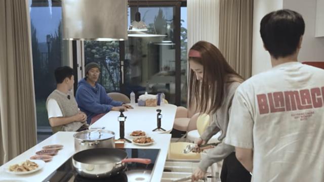 신지 예비신랑 문원, '코요태 멤버' 김종민·빽가 초대해 신혼집 집들이… 김종민 