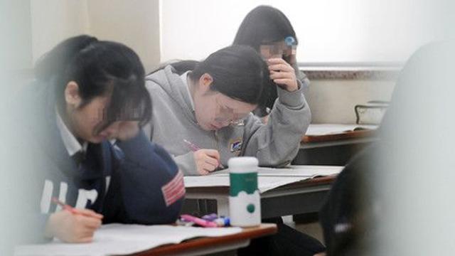 [2025 수능] 수학 난이도 분분 '어려웠다' 41% vs '쉬웠다' 33%