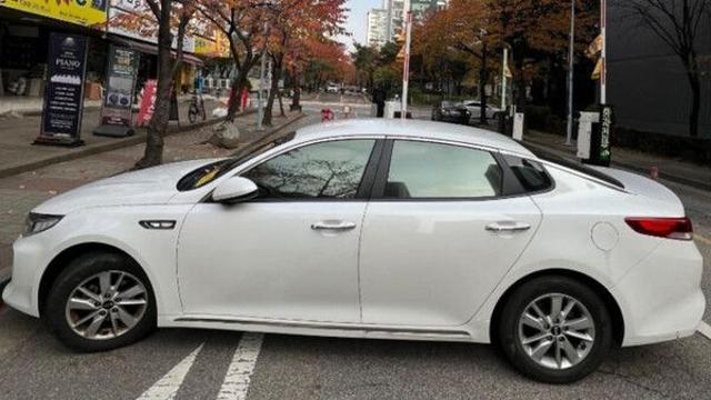 아파트 입구 '가로막은 차량'에 주민 분통…