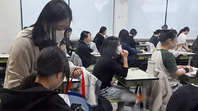 [수능] 부정행위에, 고난도 문제에…중도 퇴실 속출(종합)