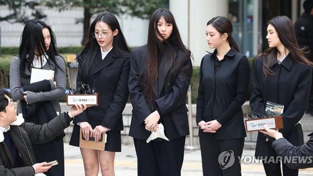 뉴진스 복귀 표명하자…하이브 5%대↑[IS엔터주]