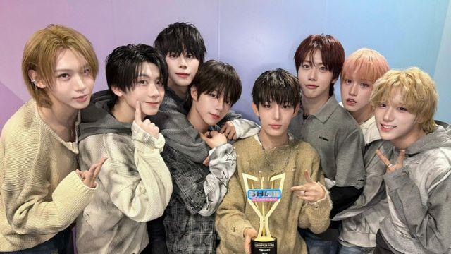 아홉,  '더쇼' 이어 '쇼챔'까지 음악방송 2관왕