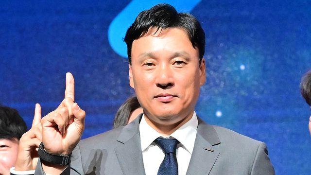 日 최고 명문, 이승엽 원한다!…요미우리 정식 코치 제안→