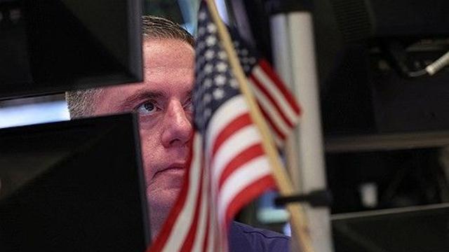 뉴욕증시, 셧다운 종료에도 기술주 중심으로 급락…금리 동결 전망이 투자심리 짓눌러